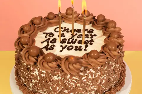 Eggfree Cake Box photo 1